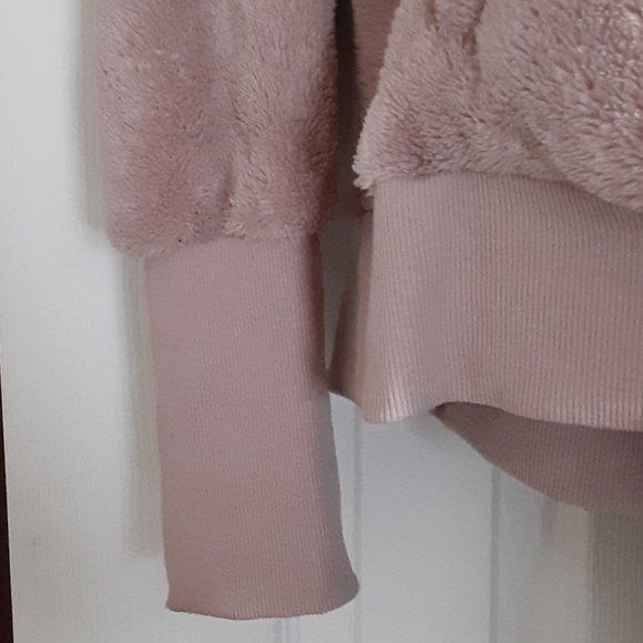 Sweater - Picture 5 of 5